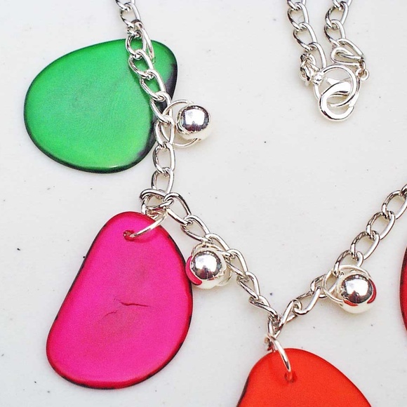 TAGUA NUT SLICE NECKLACE, 22 INCHES LONG, SLICES IN BRIGHT COLOURS BOTH SIDES, - Picture 2 of 2